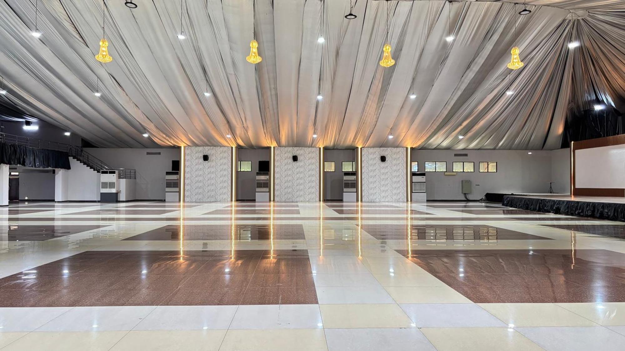 Utc Hotel Semarang Ngoại thất bức ảnh